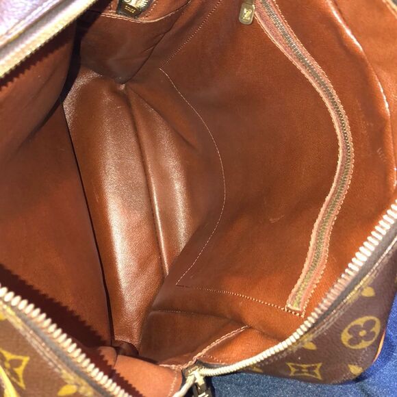 Authentic LOUIS VUITTON LV Danube GM Monogram Crossbody Shoulder Bag Dustbag 🔐 - Picture 8 of 17